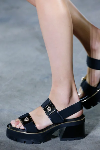Look 150